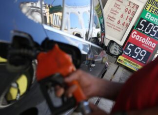 Canal recebe mais de mil denúncias de preços abusivos de combustíveis