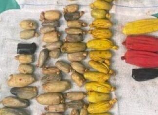 Homem engole 120 pacotes com drogas, simula assalto para ser preso e sobrevive