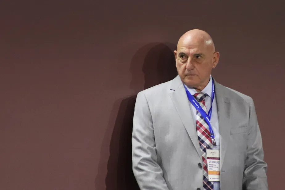 102763376-rio-de-janeiro-rj-11042023-pola-141tica-rj-marco-edson-gonassalves-dias-ministro-chefe