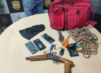 PMAM prende quatro homens por porte ilegal de arma de fogo, no bairro Crespo