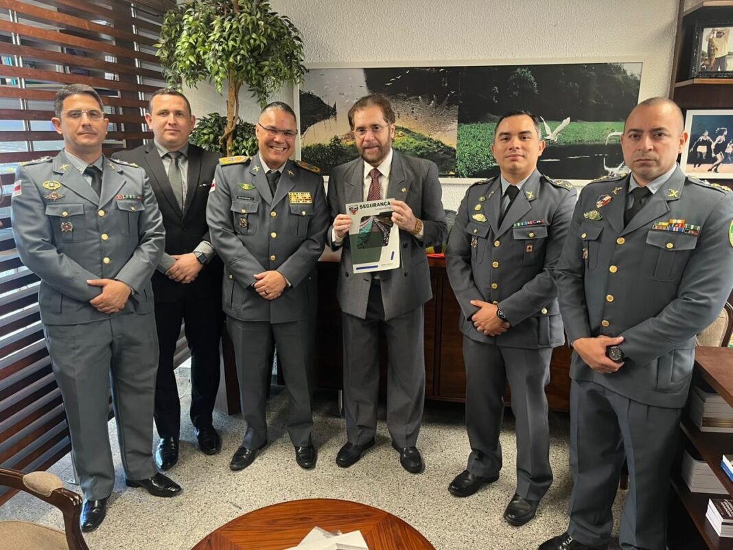 Comandante-Geral da Polícia Militar vai a Brasília em busca de recursos para a instituição3