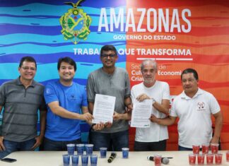 Cosama assina Termo de Cooperação Técnica com bumbás e tricicleiros de Parintins