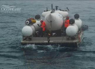 Submarino turístico que leva passageiros para ver o Titanic desaparece
