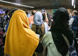 Aeroporto de Guarulhos: novo grupo de refugiados chega e vai para litoral