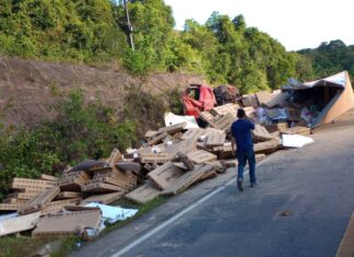 Corpo de Bombeiros socorre vítima de acidente envolvendo carreta na rodovia BR-174