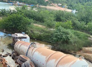 Ipaam atende ocorrência de tombamento de carreta que transportava combustível na Transamazônica