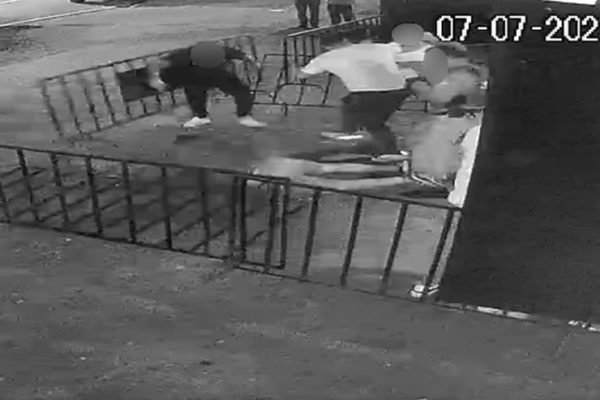 Jovem-e-baleado-na-saida-de-casa-noturna-no-Agua-600x400.jpg