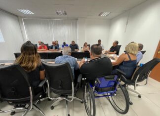 Prefeitura busca melhorias no transporte público para pessoas com deficiência em reunião com associações