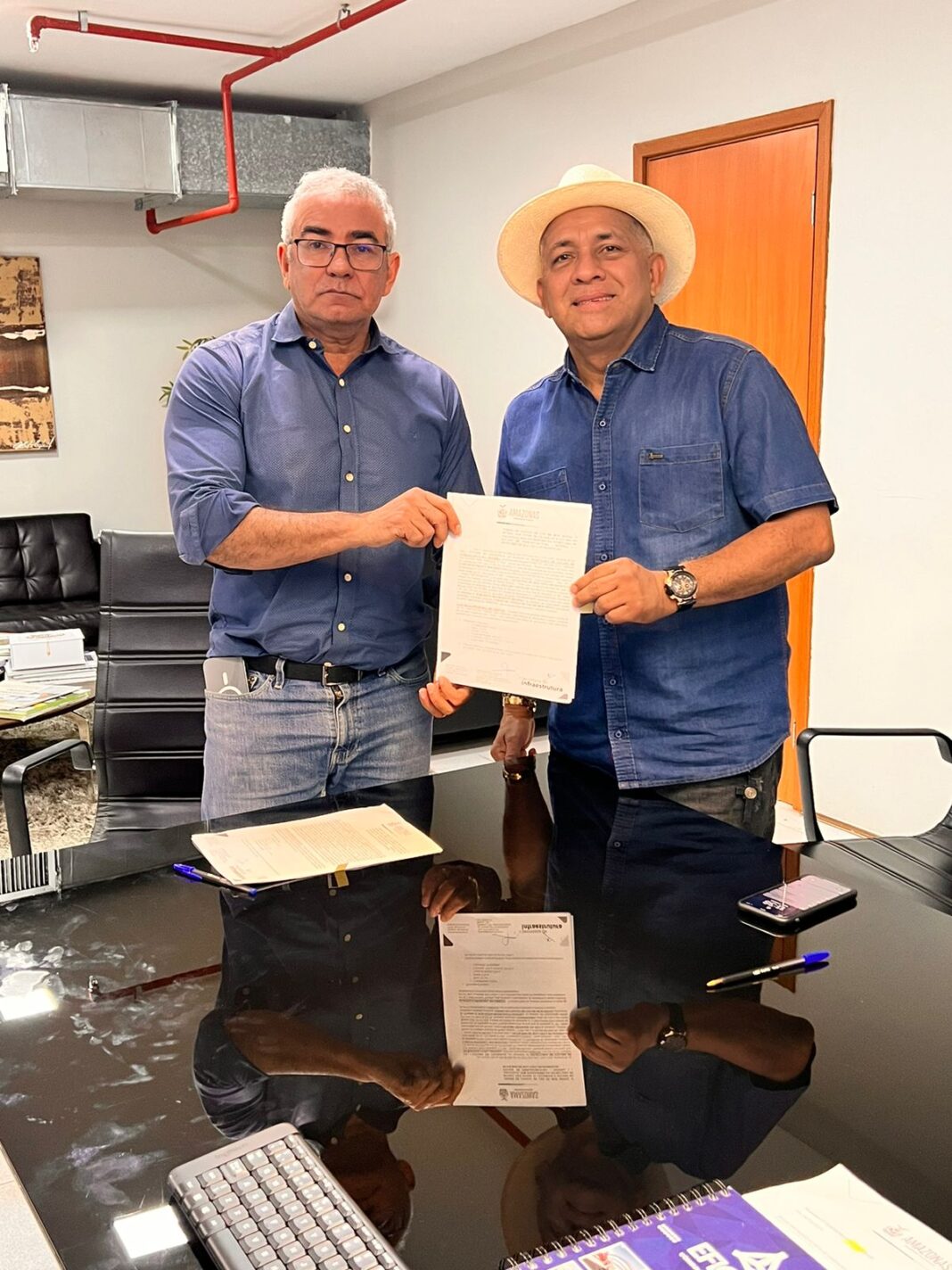 Seinfra e prefeitura de Boa Vista do Ramos assinam termo de cessão de uso de terminal flutuante para a comunidade rural Menino Deus do Rio Curuçá3