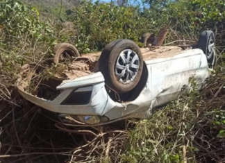 Motorista de app é sequestrada, estuprada e consegue fugir após capotar carro