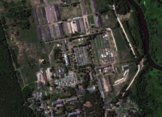 Imagens de satélite de guarnição militares de Belarus mostram aumento de veículos e equipamentos