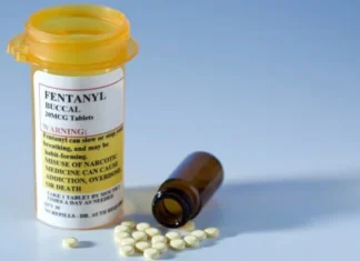 Bebê morre após tomar mamadeira com fentanil. Mãe deu achando que era cocaína