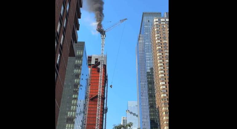 guindaste-nova-york-manhattanjpg-26072023101524632
