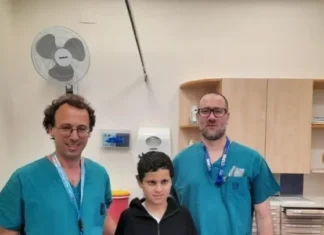 Cirurgia Milagrosa: Médicos recolocam cabeça de menino após acidente de carro