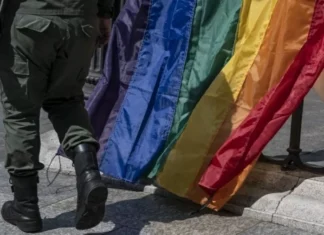 33 homens são presos em sauna gay (marico) na Venezuela