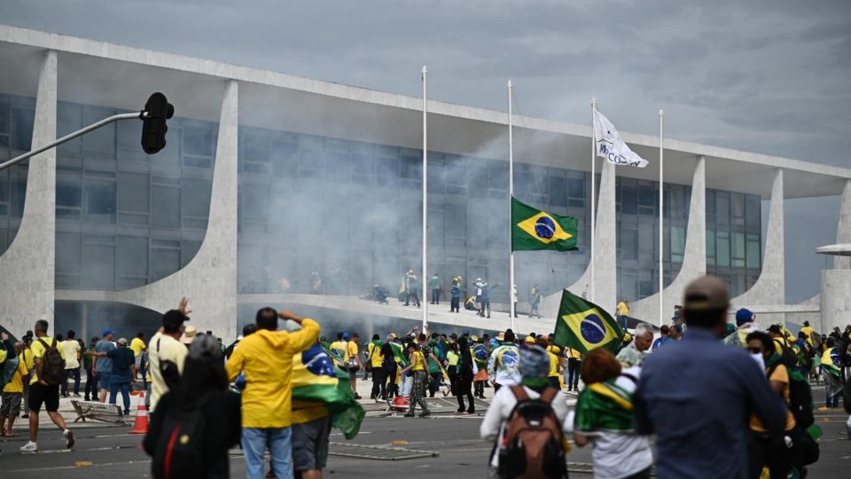 protesto-brasilia-foto-andre-borges-efe-960x540