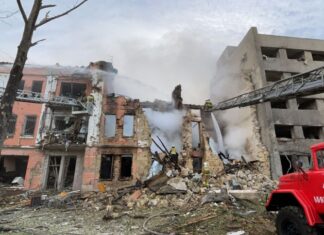 Mais de 10 mil civis foram mortos na Ucrânia desde início da guerra, diz governo