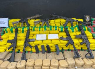 PC-AM deflagra Operação Ultimato e apreende cerca de duas toneladas de drogas e sete fuzis de grosso calibre no Rio Solimões