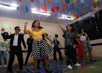 Escola da rede estadual de ensino realiza Festival de Música para trabalhar habilidades de Língua Inglesa