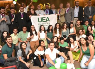 UEA conquista o prêmio de melhor equipe no XI Júri Simulado da OAB/AM