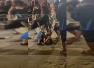 Vídeo. Garrafada, puxão de cabelo e rasteiras: pancadaria é flagrada em um bar
