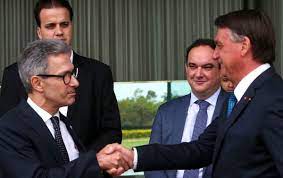 Bolsonaro recebe título de cidadão honorário de MG com Zema e lotação total e gritos de mito, veja o vídeo o vídeo