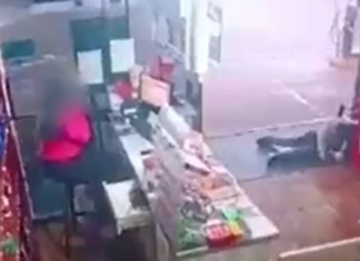 Vídeo mostra homem sendo morto com cinco tiros em posto de combustíveis; veja