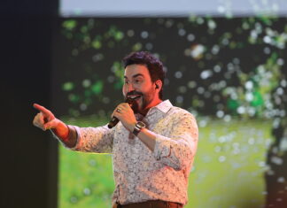 Na terceira noite de #SouManaus2023, Padre Fábio de Melo conduz multidão a momento de fé