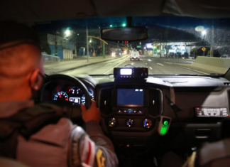 Dupla é presa após assaltar rota do Distrito Industrial em Manaus