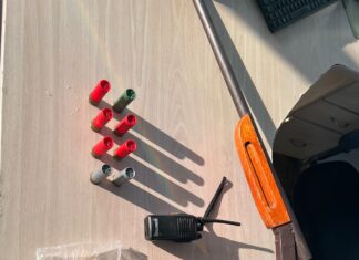 Em Rio Preto da Eva, homem é preso por posse de droga, espingarda e munições, após denúncias