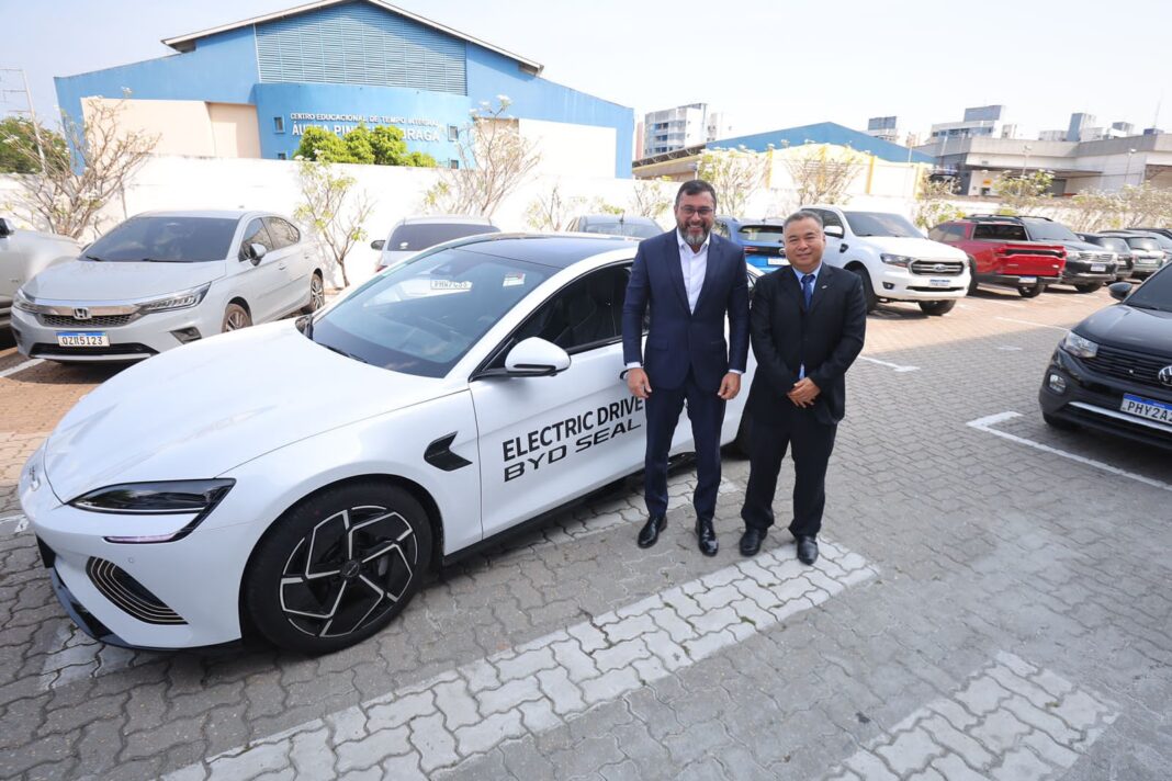 Wilson Lima reúne com representantes de empresa de veículos elétricos e destaca importância da transição para transportes sustentáveis_Fotos Diego Peres Secom