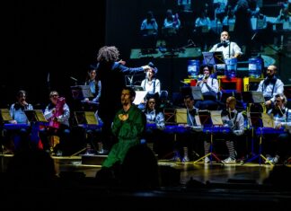 Governo do Estado recebe concertos da Orquestra dos Brinquedos de Lisboa no Teatro Amazonas