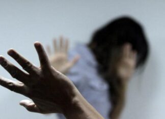 Filha leva surra ao tentar separar briga entre mãe e padrasto