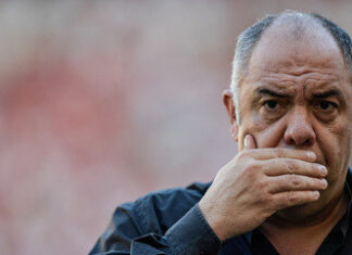 Flamenguista alega ter sido mordido na virilha pelo dirigente do Flamengo