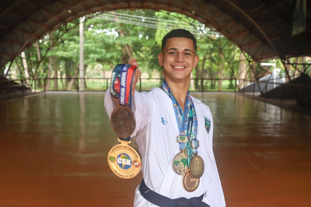 SEDEL - Integrante do Bolsa Esporte Estadual, Carlos Faria se prepara para participar da 1ª Etapa da Liga Mundial de Karatê, em Portugal FOTO Julcemar Alves