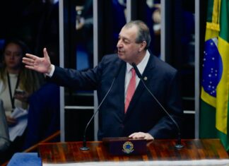 Com voto favorável de Omar Aziz, Reforma Tributária é aprovada em primeiro turno no Senado