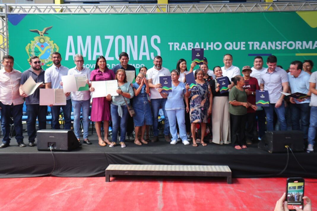 SECOM-ENTREGA-DE-TITULO-PARINTINS5-FOTO-DIEGO-PERES.jpeg