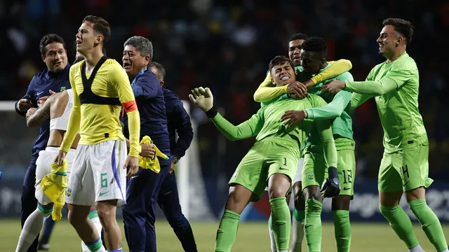 Com gol de jogador do Grêmio, Brasil vence o Chile nos pênaltis e conquista  o ouro no futebol masculino do Pan