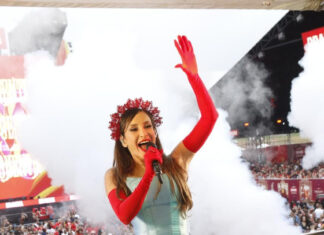 Claudia Leitte comanda trio elétrico do Caldas Country Festival até 8 horas da manhã