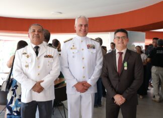 Prefeito participa de cerimônia em homenagem ao Dia do Marinheiro