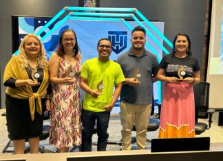 Empreendedores participam de palestras gratuitas sobre tecnologia e comunicação para negócios, em Manaus