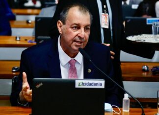 Senador Omar defende formação de mais profissionais de praticagem para baratear custo do serviço