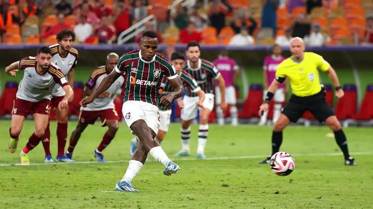 Jhon-Arias-marcou-um-dos-gols-da-vitoria-do-Fluminense-no-Mundial-de-Clubes