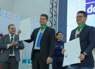 Prefeito de Manaus e vice recebem Medalha do Mérito da Procuradoria Geral do Município