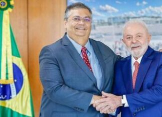 Blogueiro da UOL diz que Lula tem que esquecer Bolsonaro e parar de alimentar a Direita