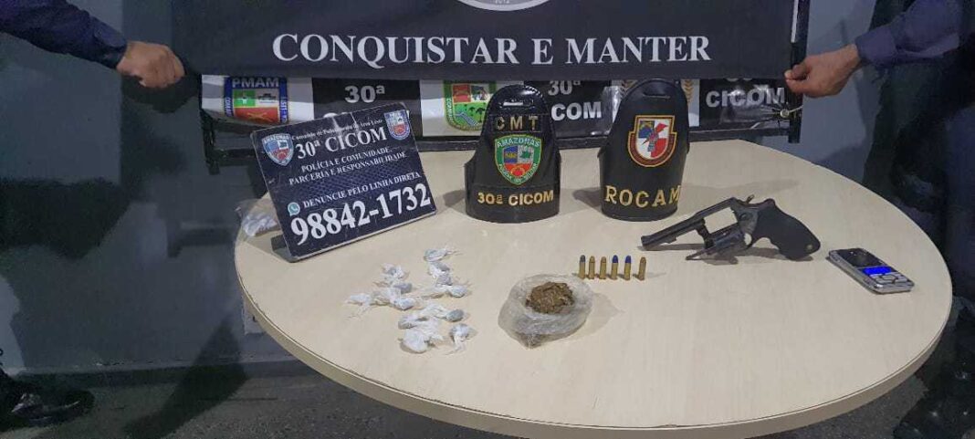 PMAM_30ª CICOM APREENDE MENOR COM ARMA DE FOGO_FOTO_DIVULGAÇÃO_PMAM