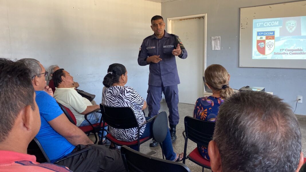 PMAM_POLICIAMENTO COMUNITÁRIO DA PMAM FORTALECE COMUNICAÇÃO COM MORADORES DA ZONA CENTRO-OESTE_FOTO ISRAEL AMORIM_DIVULGAÇÃO PMAM (2)