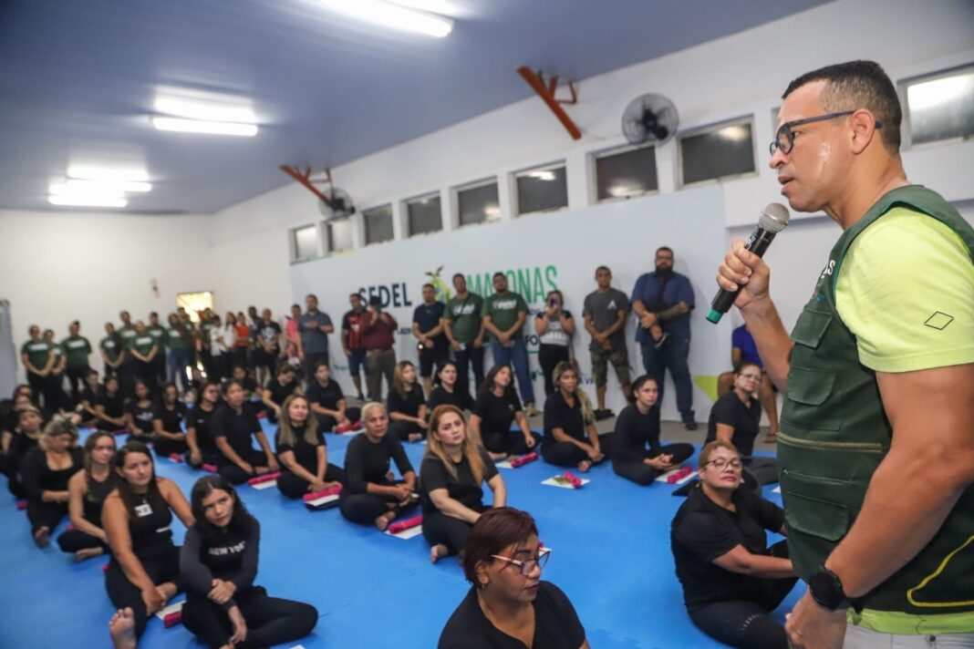 SEDEL-Secretario-da-Sedel-Jorge-Oliveira-no-encerramento-do-curso-FOTO-Julcemar-Alves