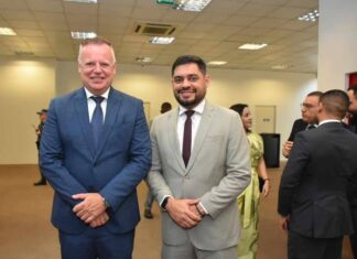 Com apoio da UEA, ministro do TST Breno Medeiros realiza palestra em Manaus