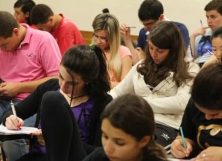 Governo lança Fies Social para estudantes de baixa renda